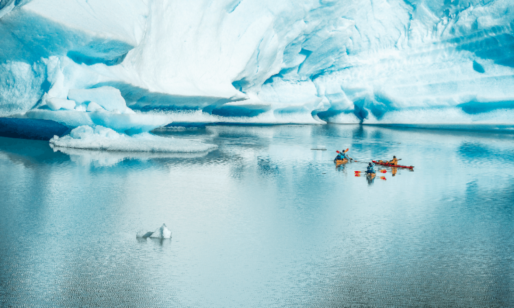 Kayak Lake Grey